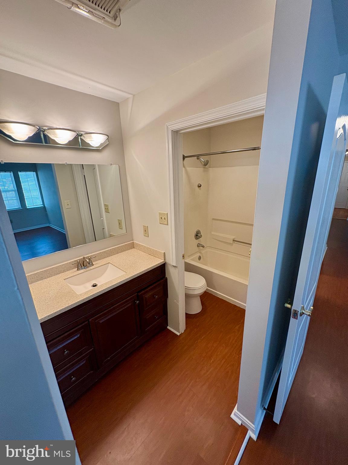 MONTGOMERY RUN - Residential Lease