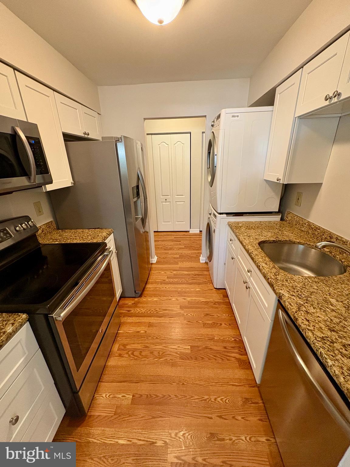 MONTGOMERY RUN - Residential Lease