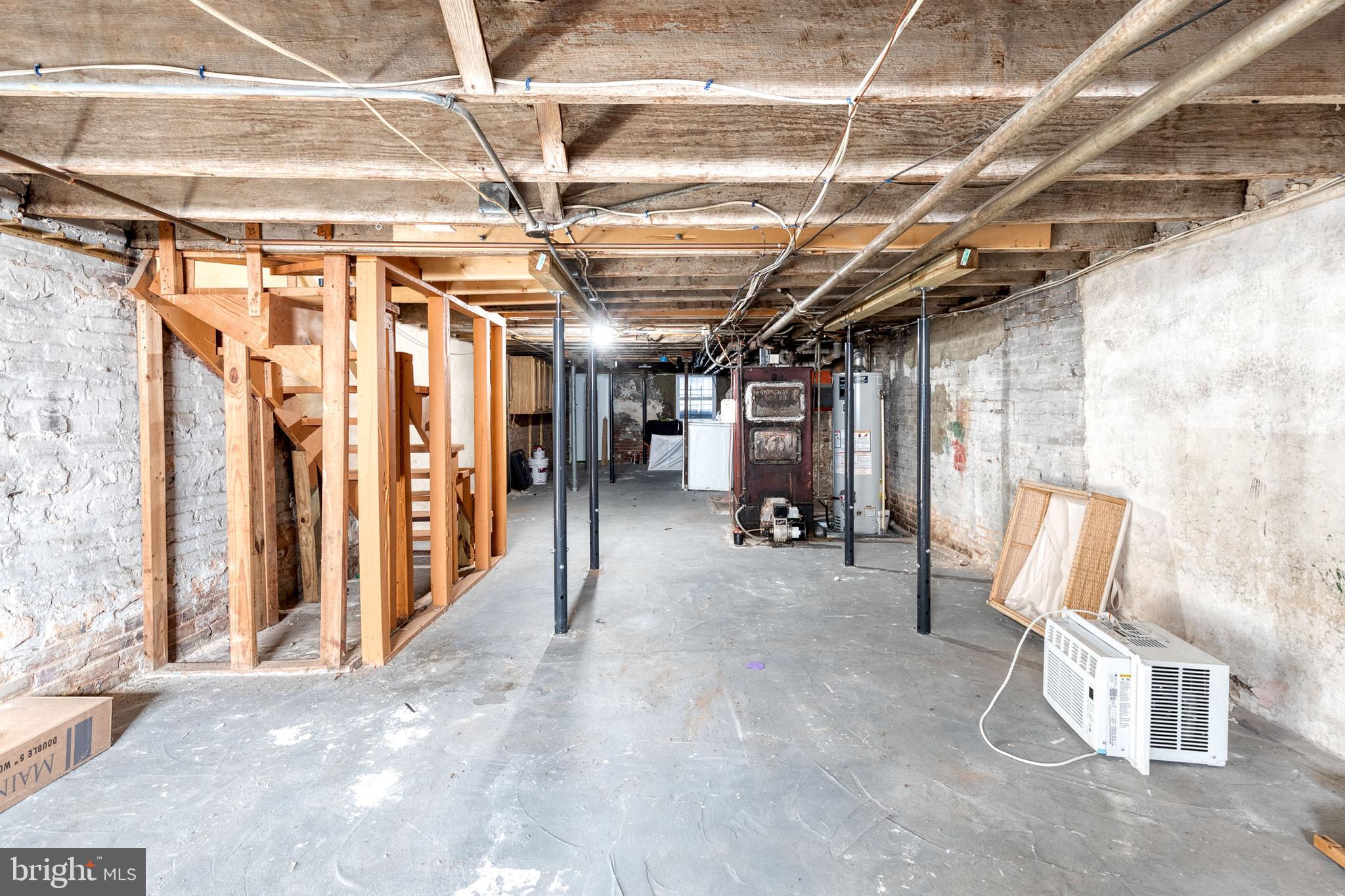 HIGHLANDTOWN - Residential Lease