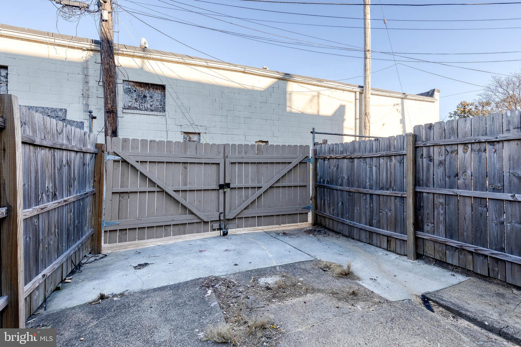 HIGHLANDTOWN - Residential Lease