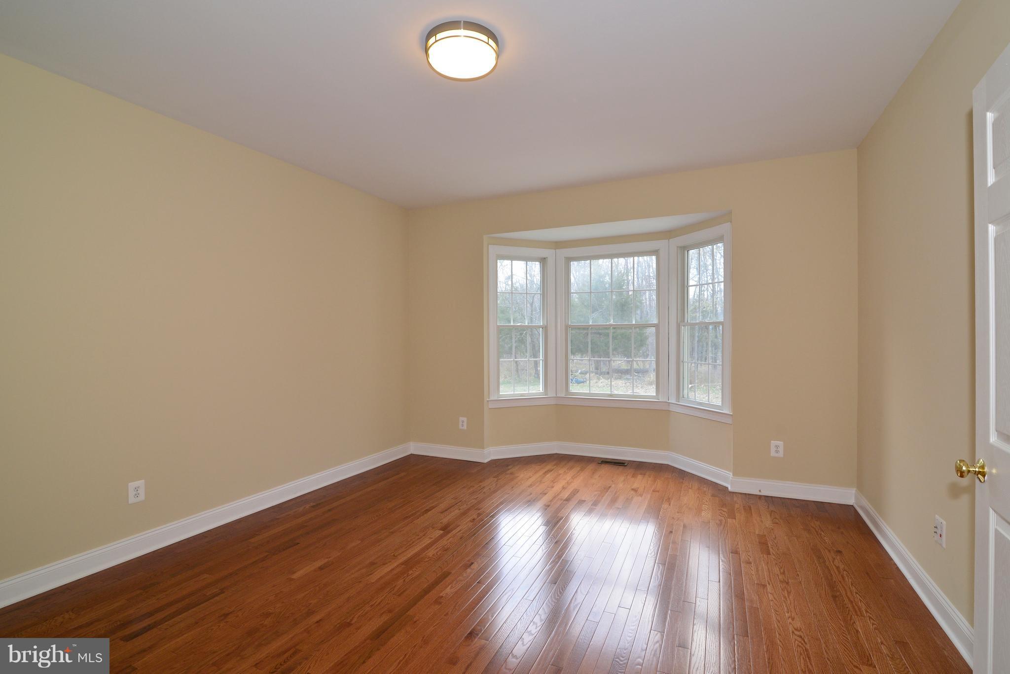 LOUDOUN VALLEY ESTATES - Residential