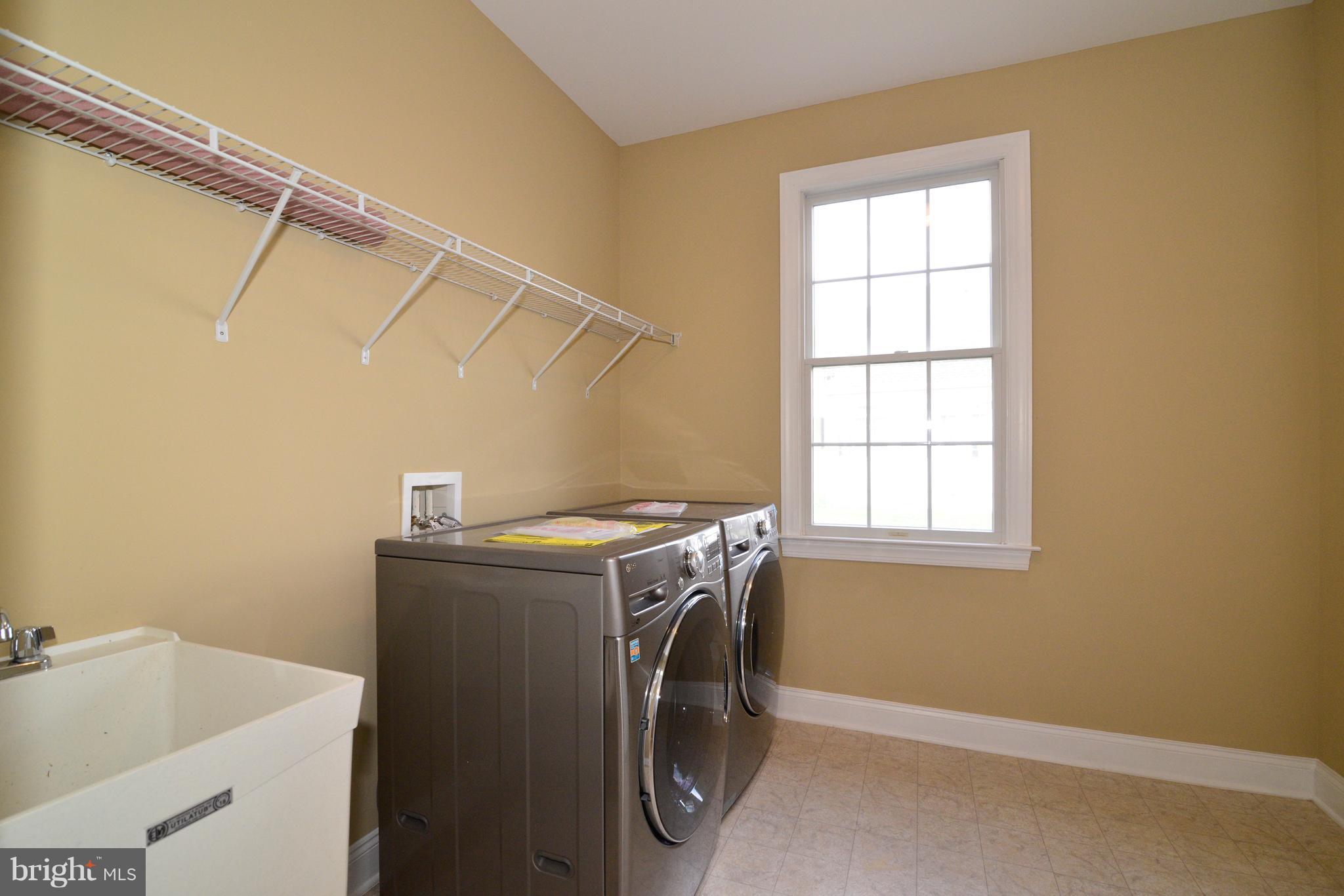 LOUDOUN VALLEY ESTATES - Residential