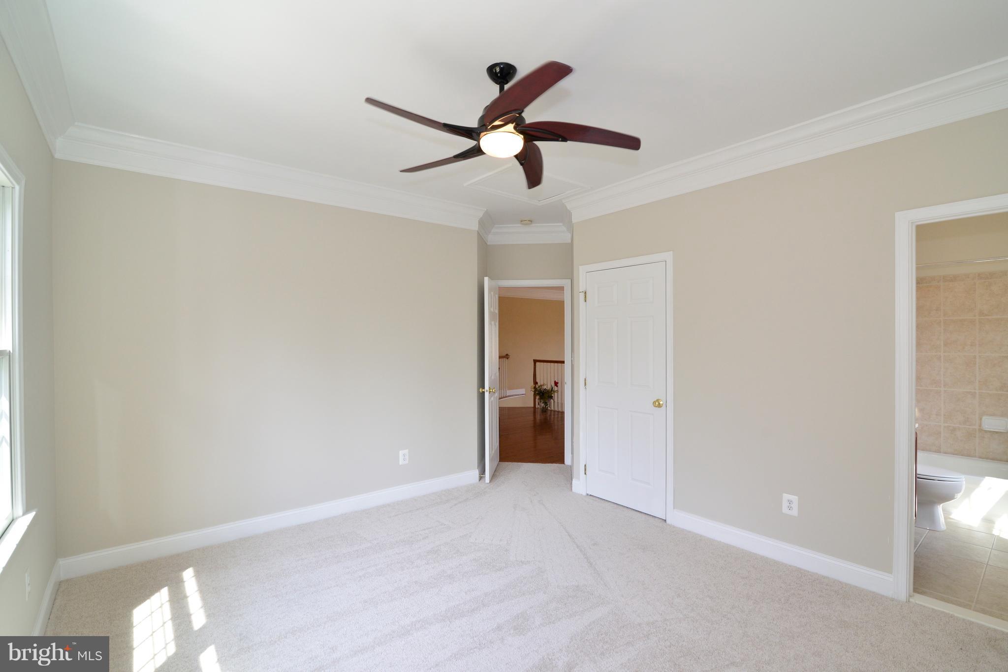 LOUDOUN VALLEY ESTATES - Residential