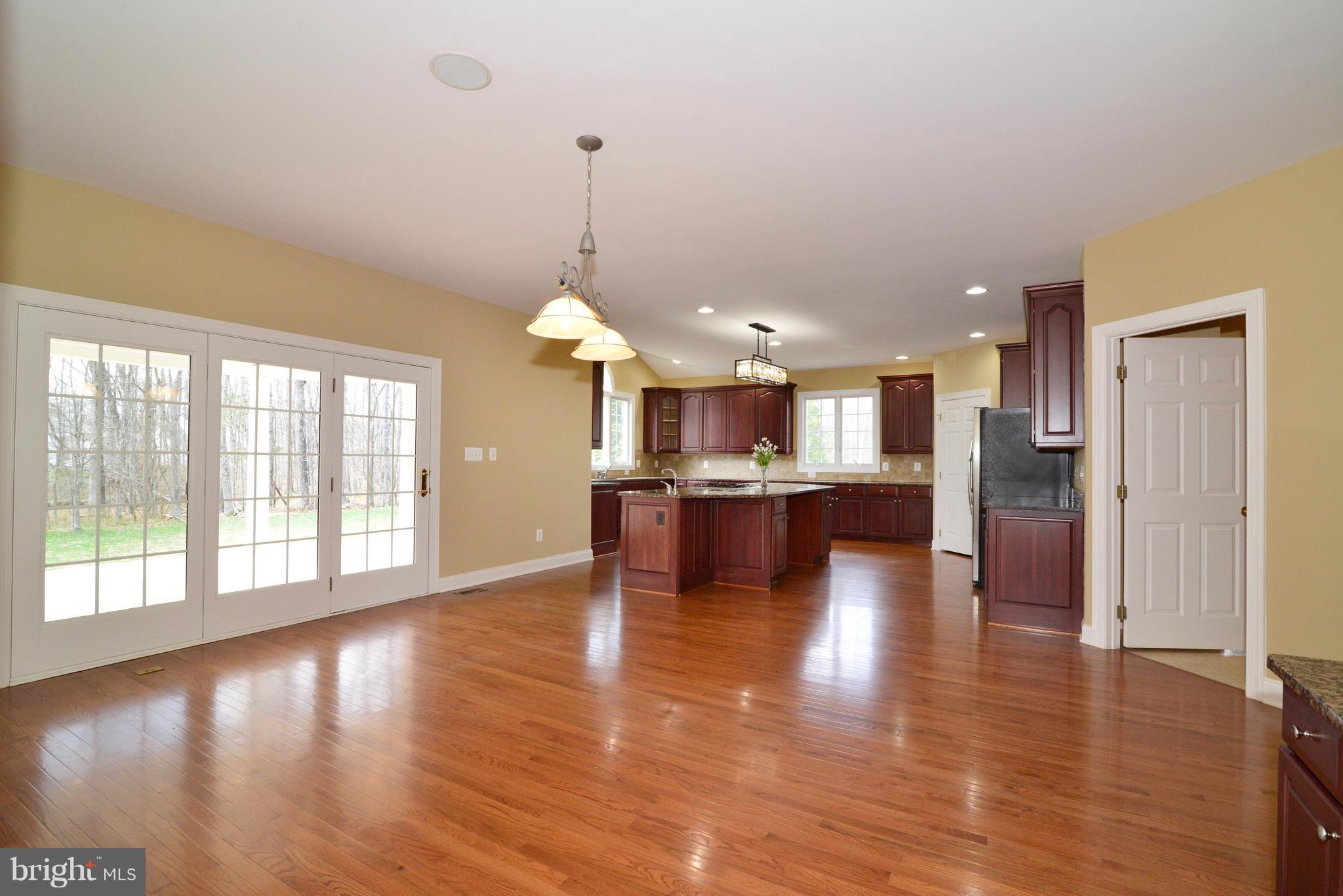 LOUDOUN VALLEY ESTATES - Residential