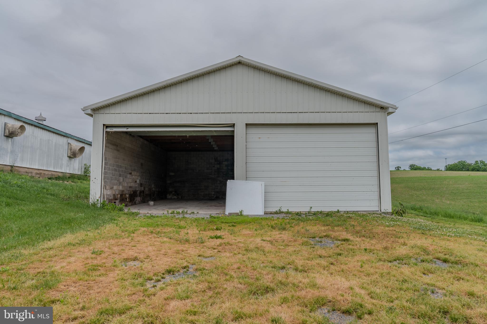 990 VISTA ROAD