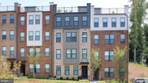 811 Wesley Ln Unit B, Charlottesville, VA MLS: VAAB2000940