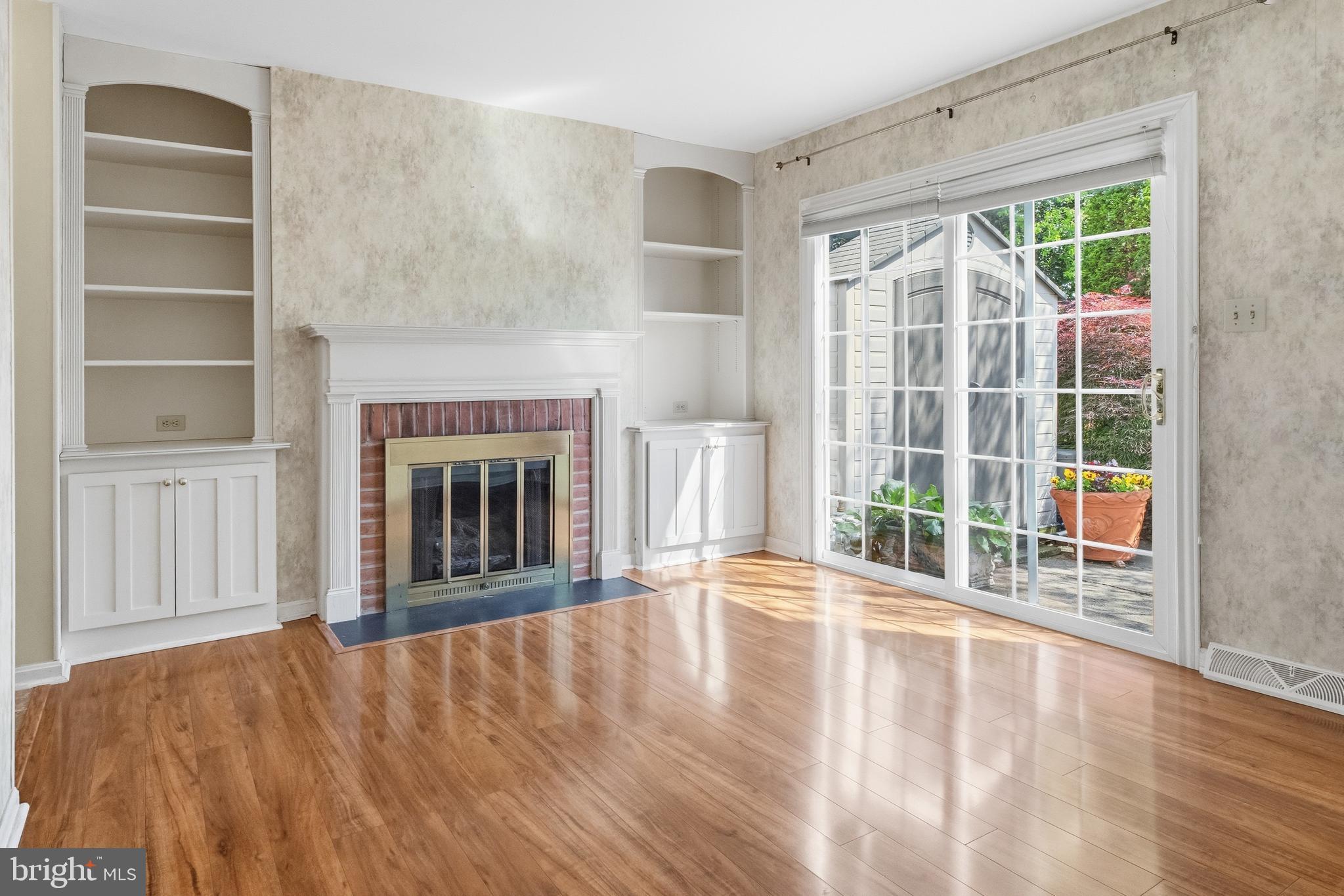 WILLIAMSBURG NORTH - Residential