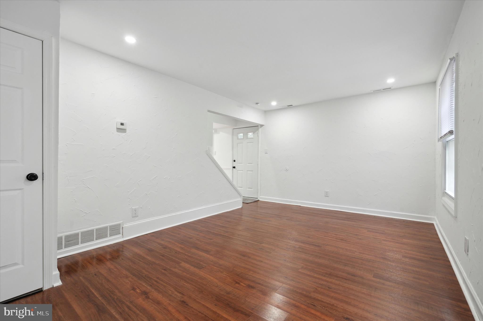 GREEN TREE - Residential Lease