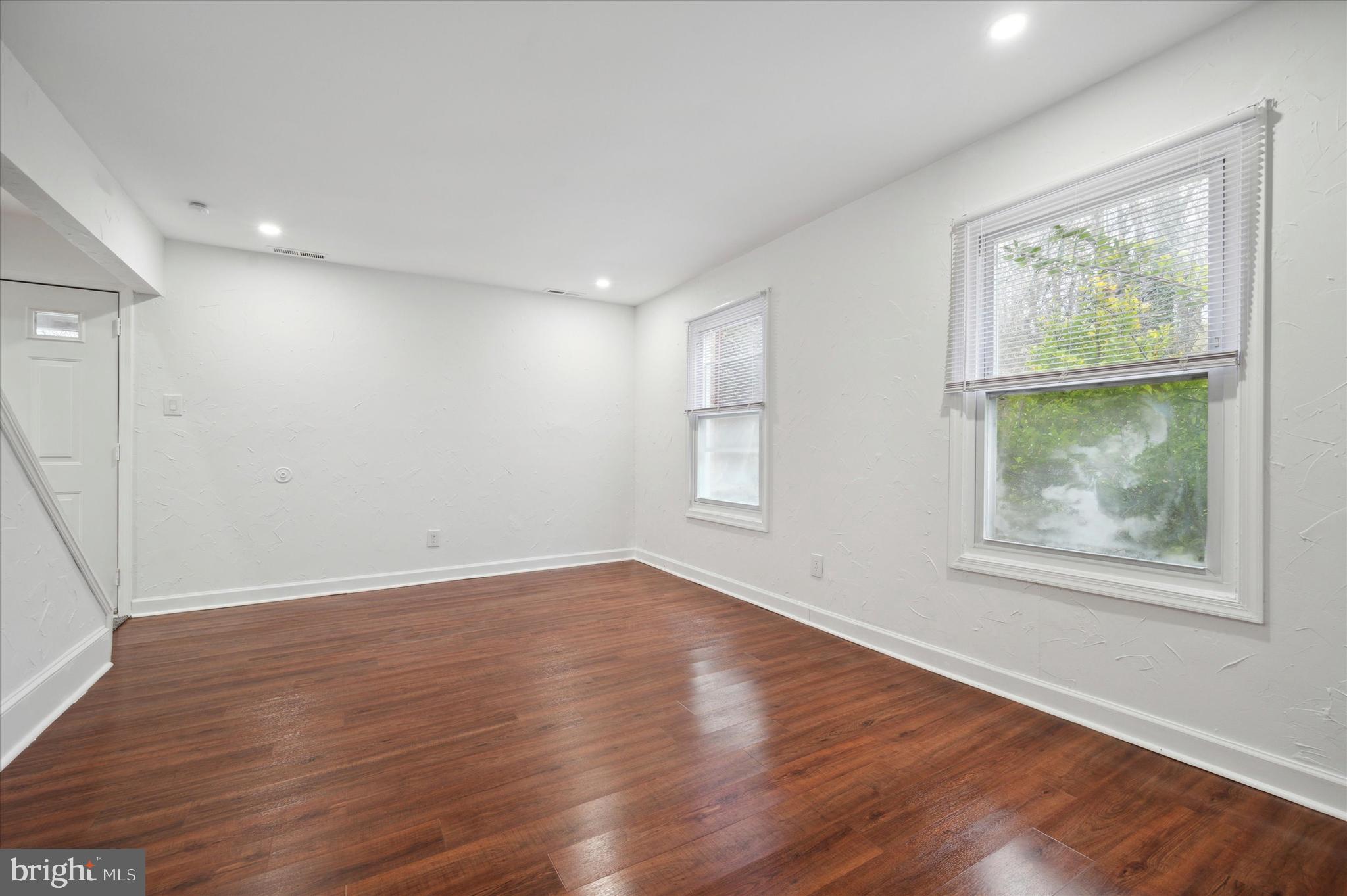 GREEN TREE - Residential Lease