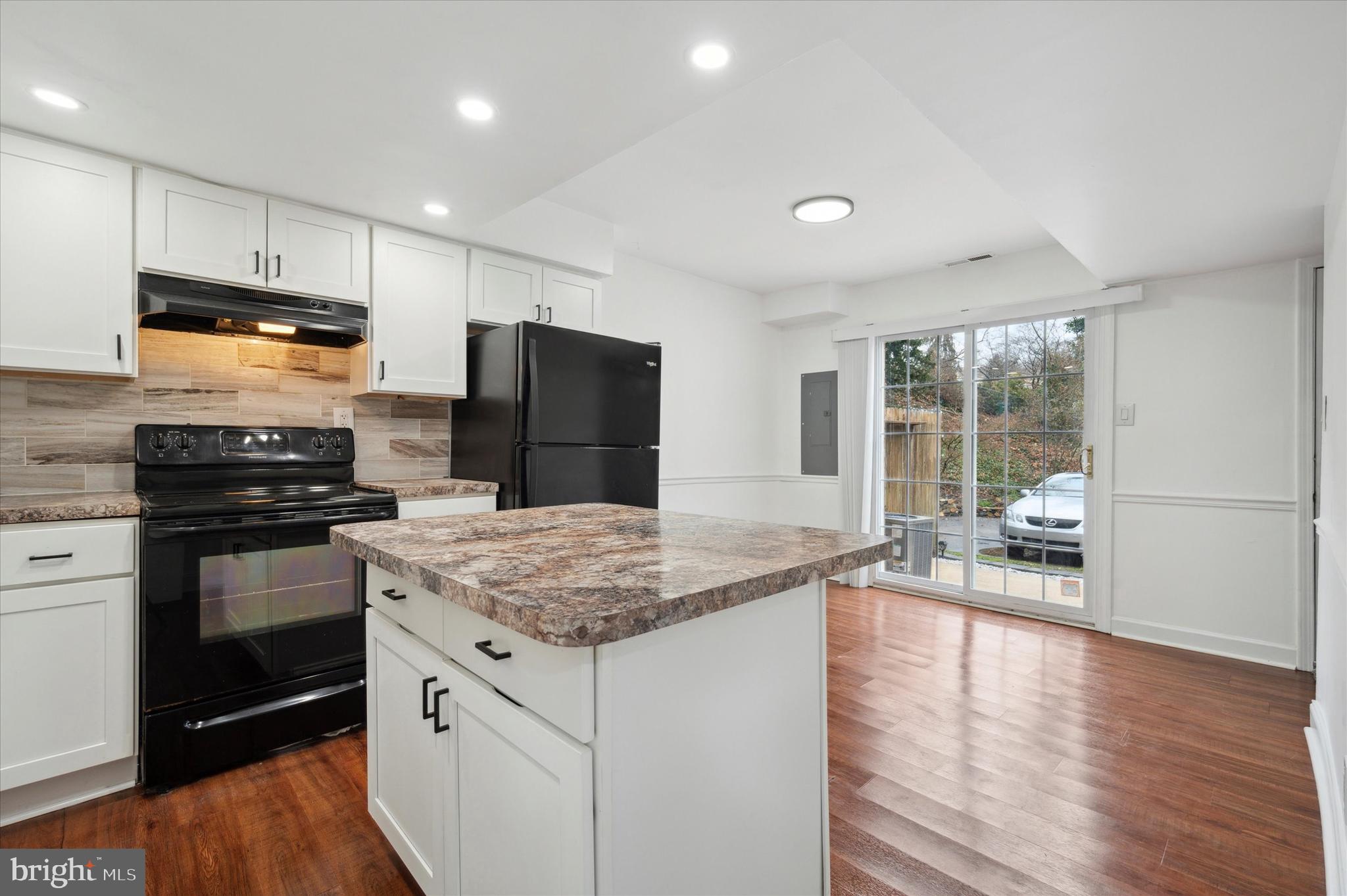 GREEN TREE - Residential Lease