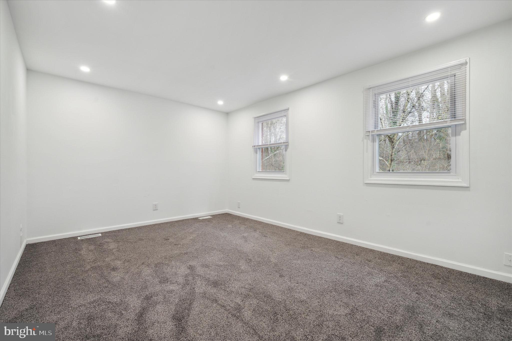 GREEN TREE - Residential Lease