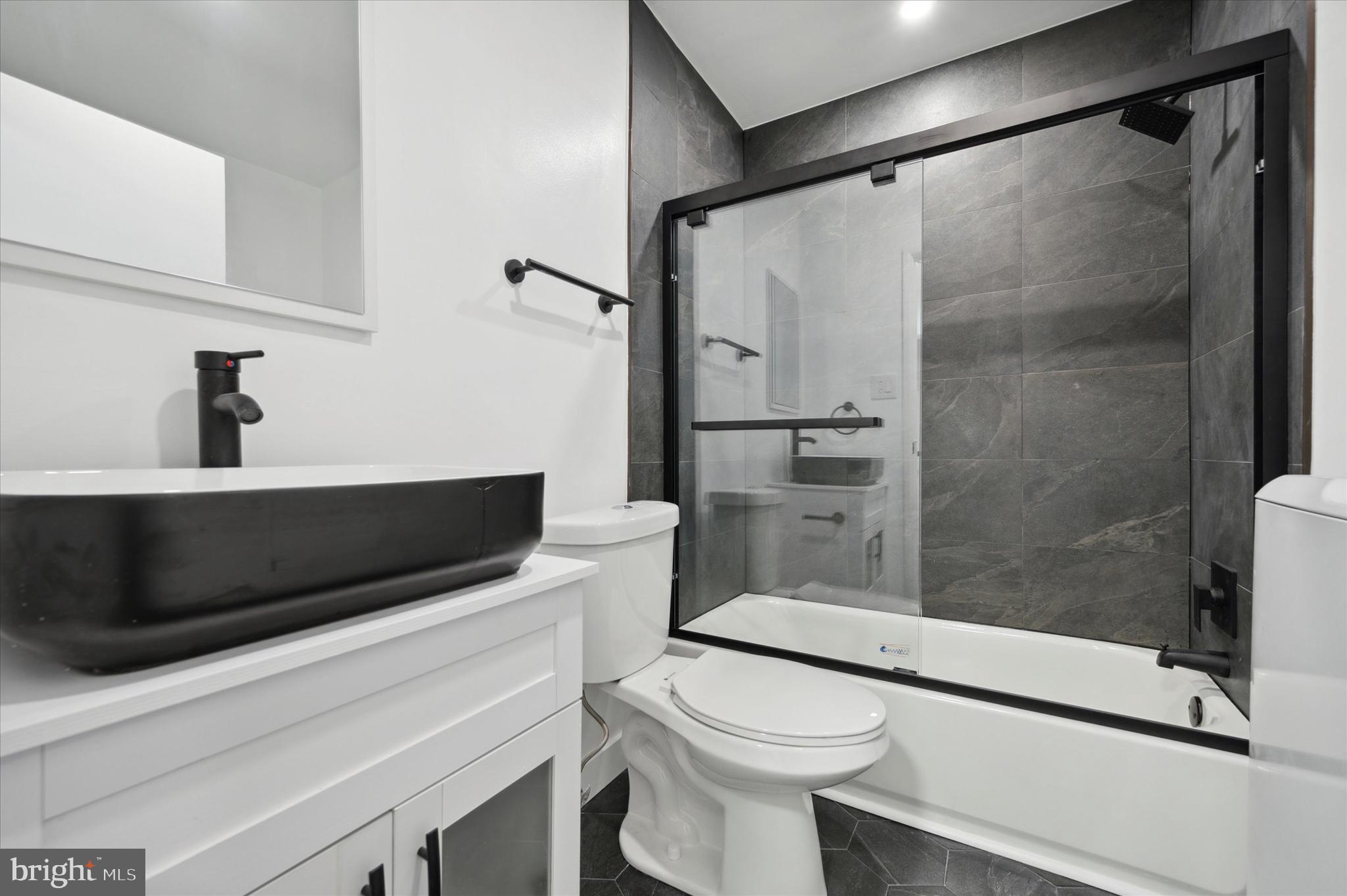 GREEN TREE - Residential Lease