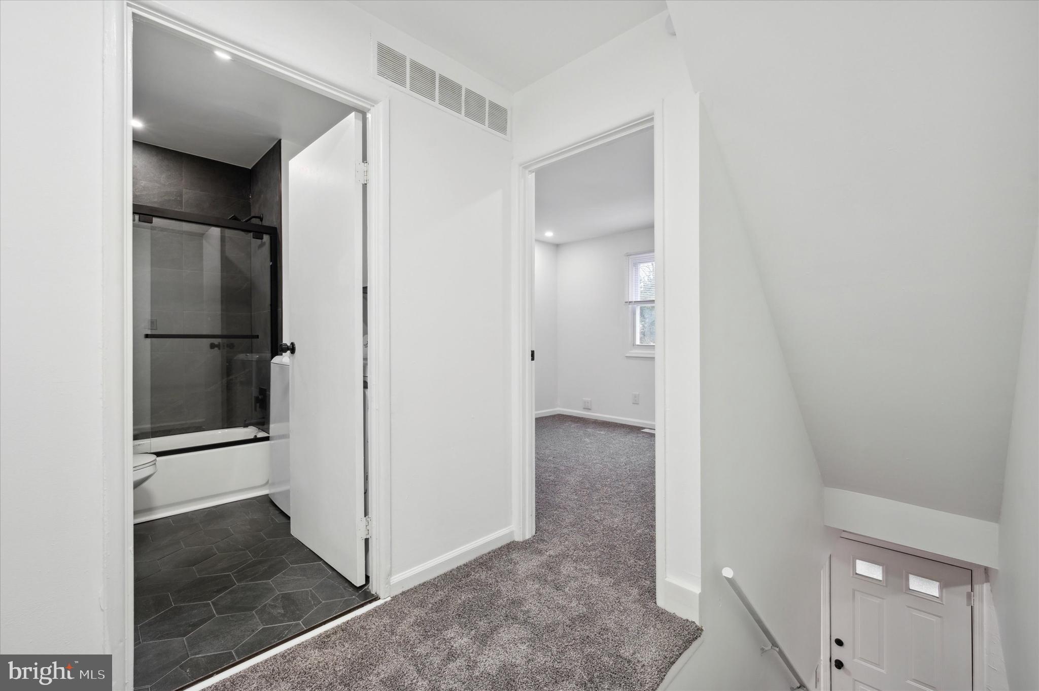 GREEN TREE - Residential Lease