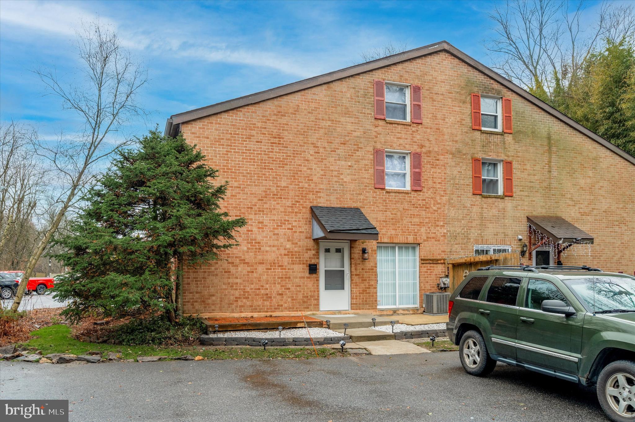 GREEN TREE - Residential Lease