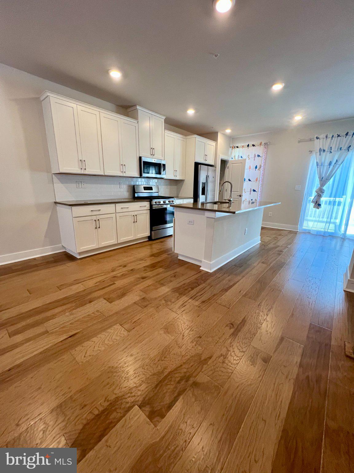 806 PECAN ROAD