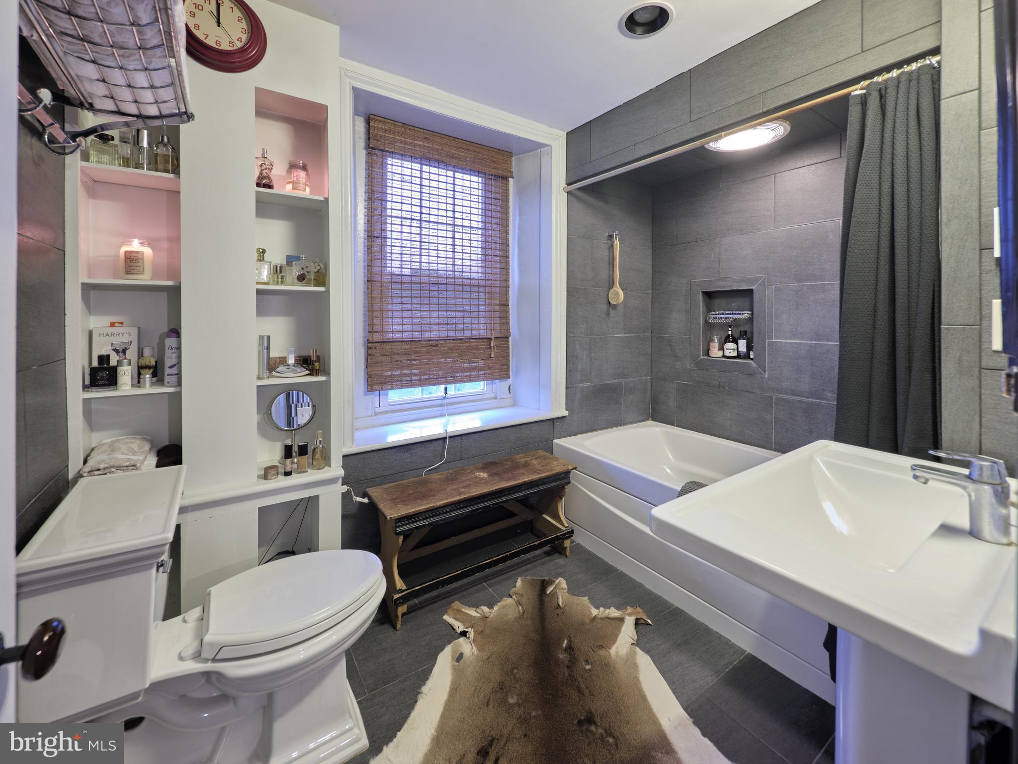 GERMINAL COLONY - Residential