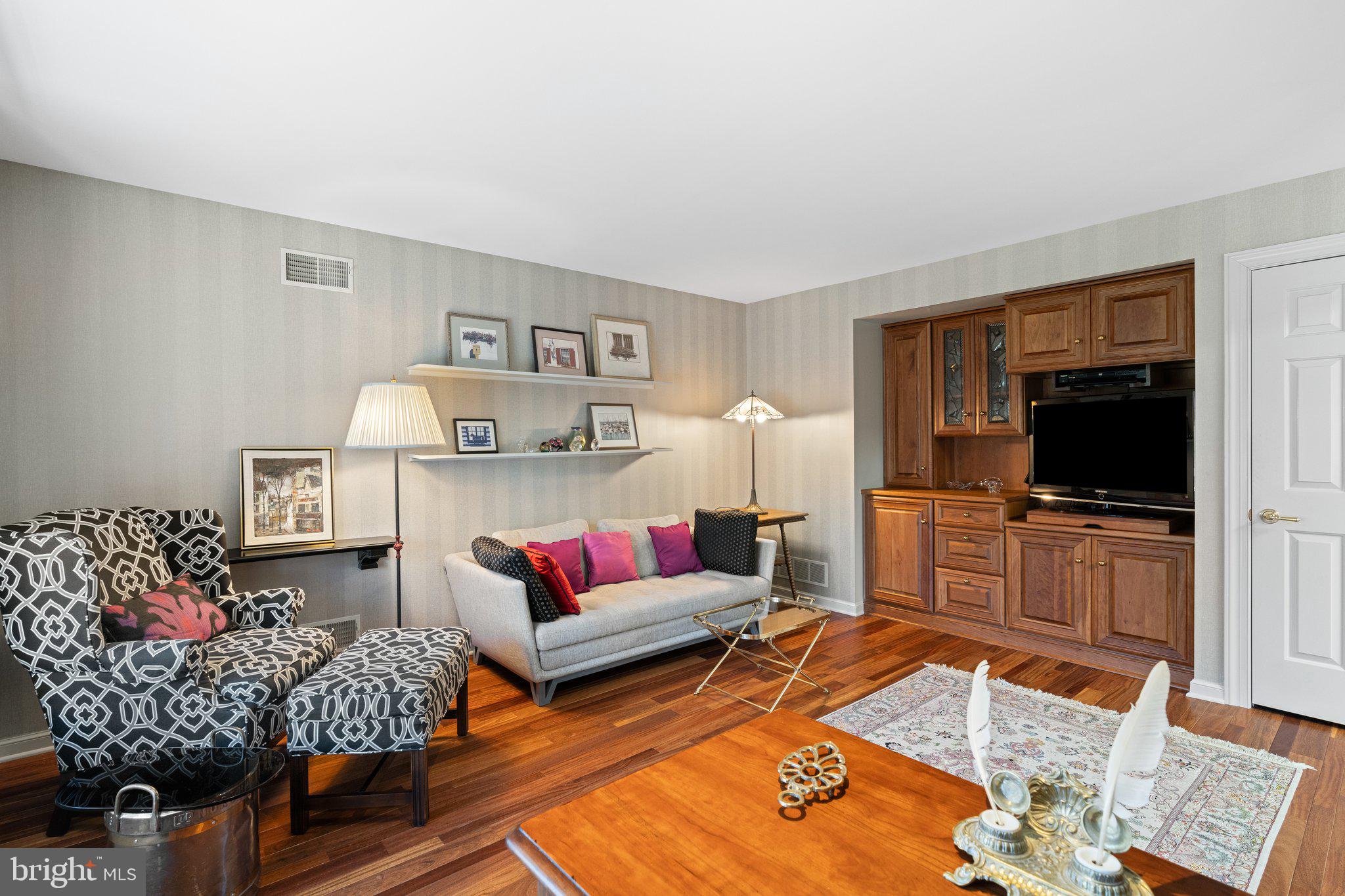 WHITPAIN FARM - Residential