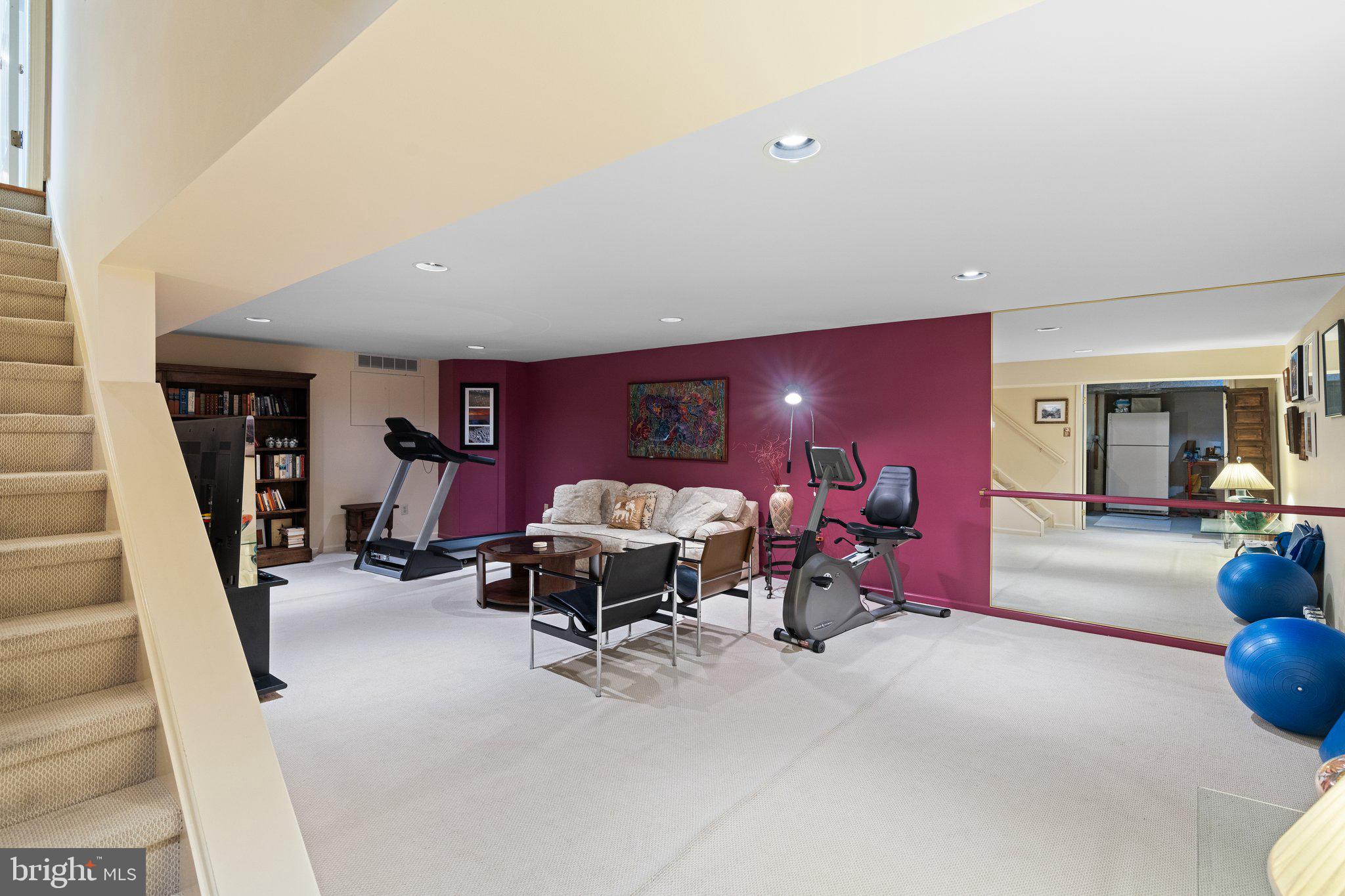 WHITPAIN FARM - Residential