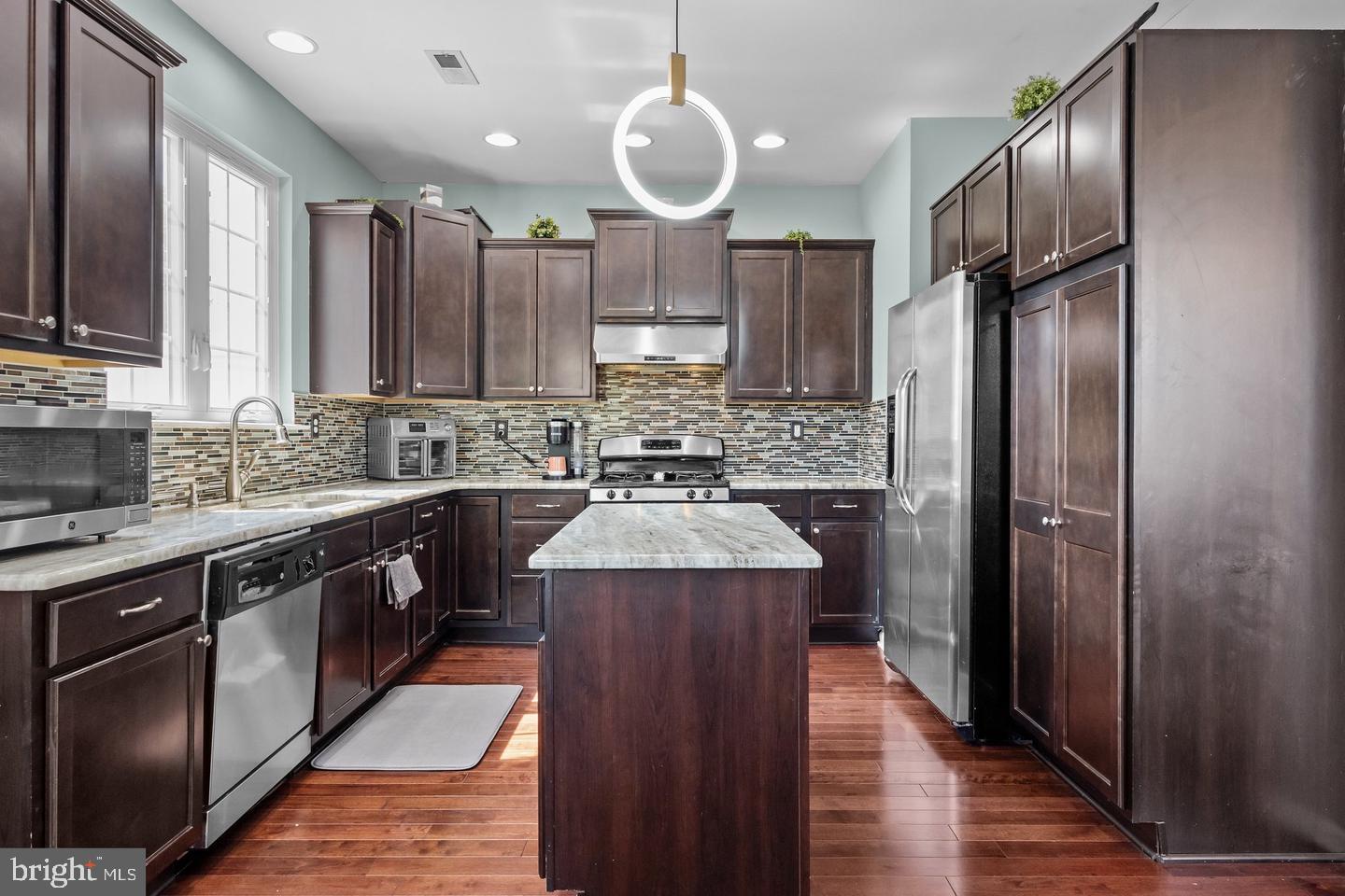 COUNTRY VIEW ESTATES - Residential