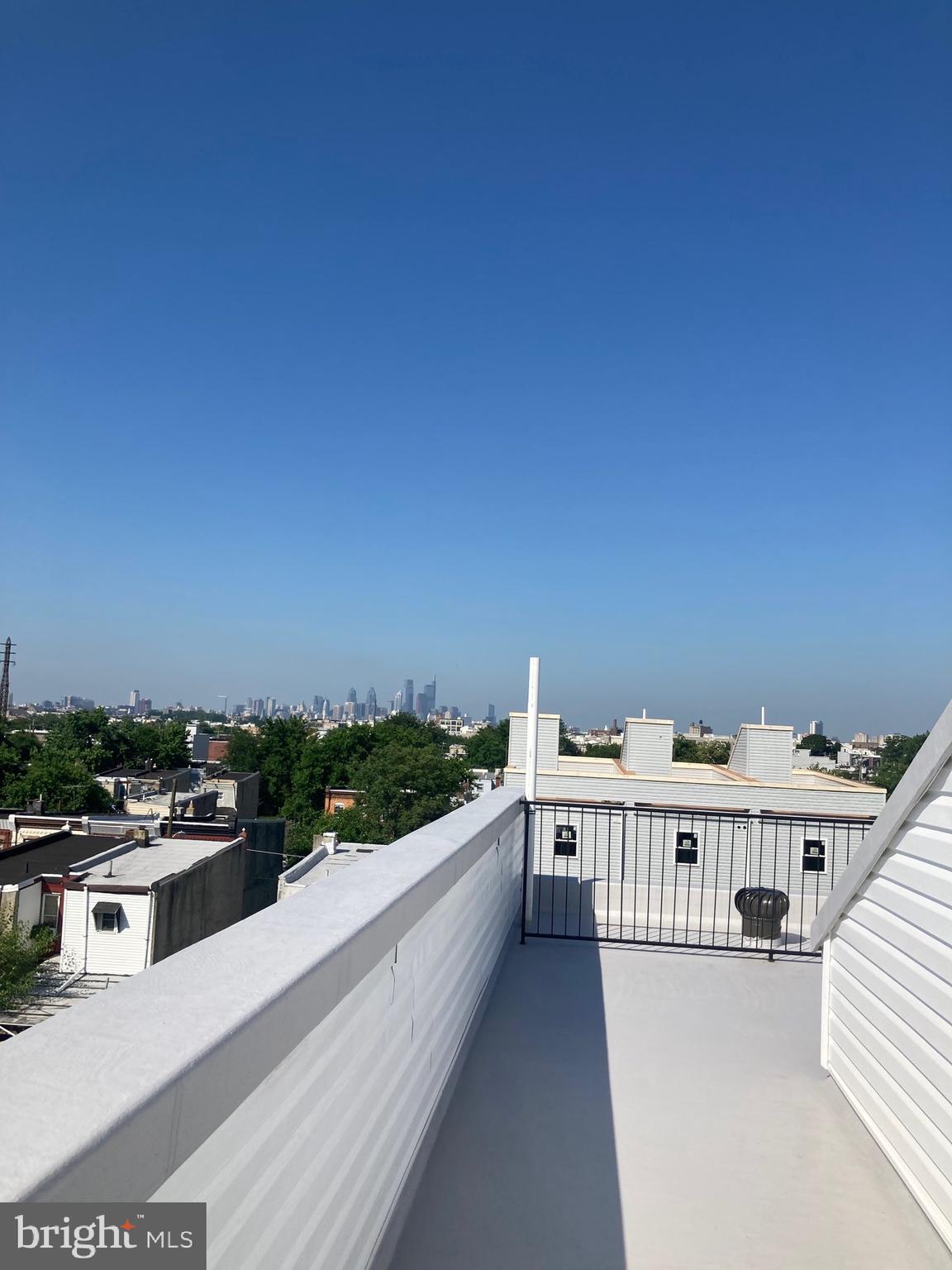 PORT RICHMOND - Residential Lease