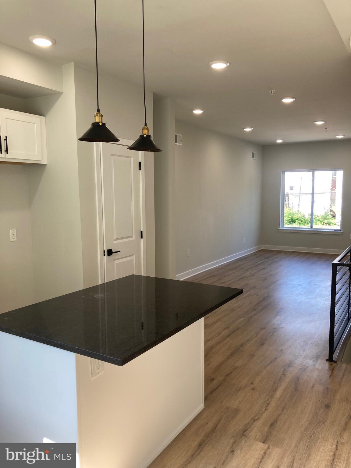 PORT RICHMOND - Residential Lease