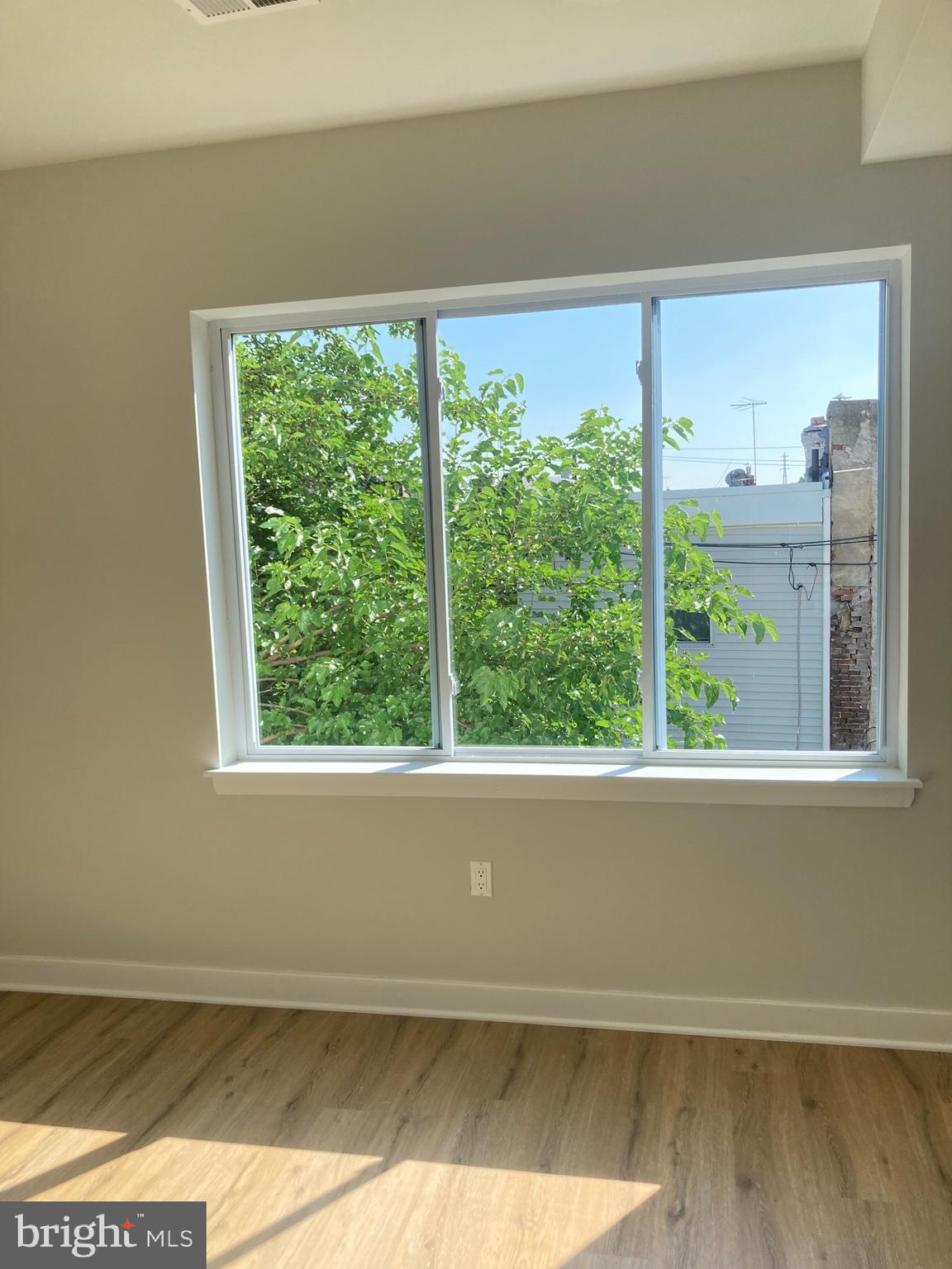 PORT RICHMOND - Residential Lease