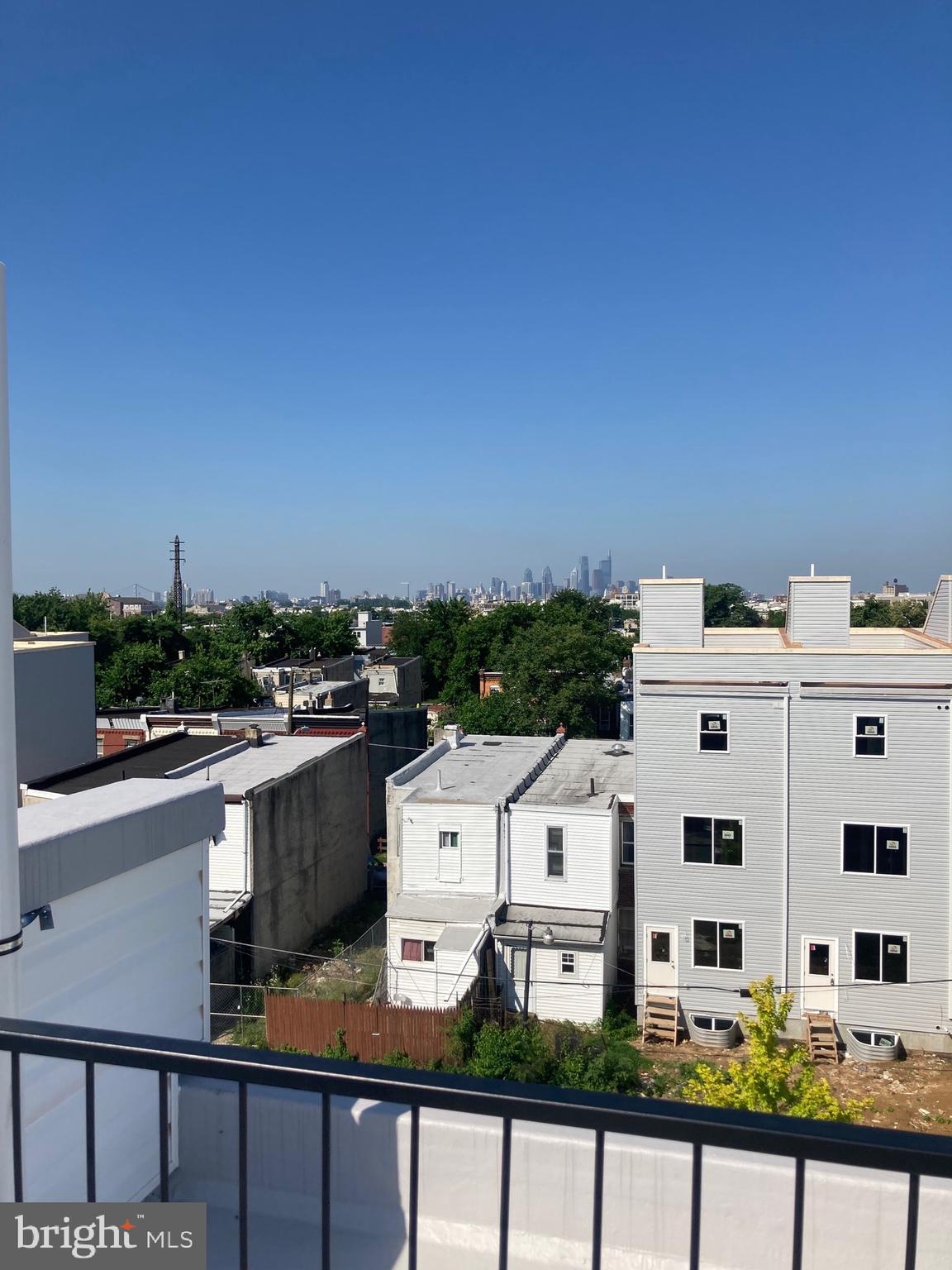 PORT RICHMOND - Residential Lease