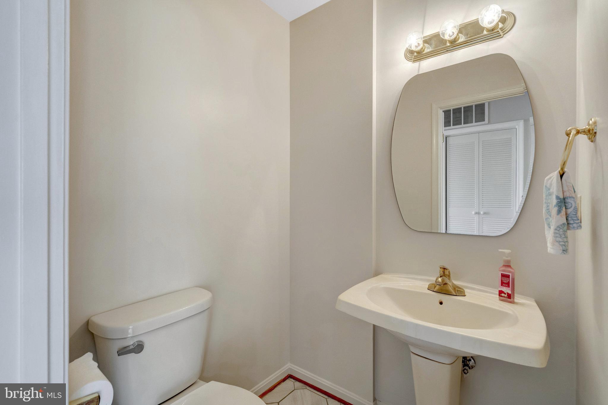 KEENE MILL OVERLOOK - Residential Lease