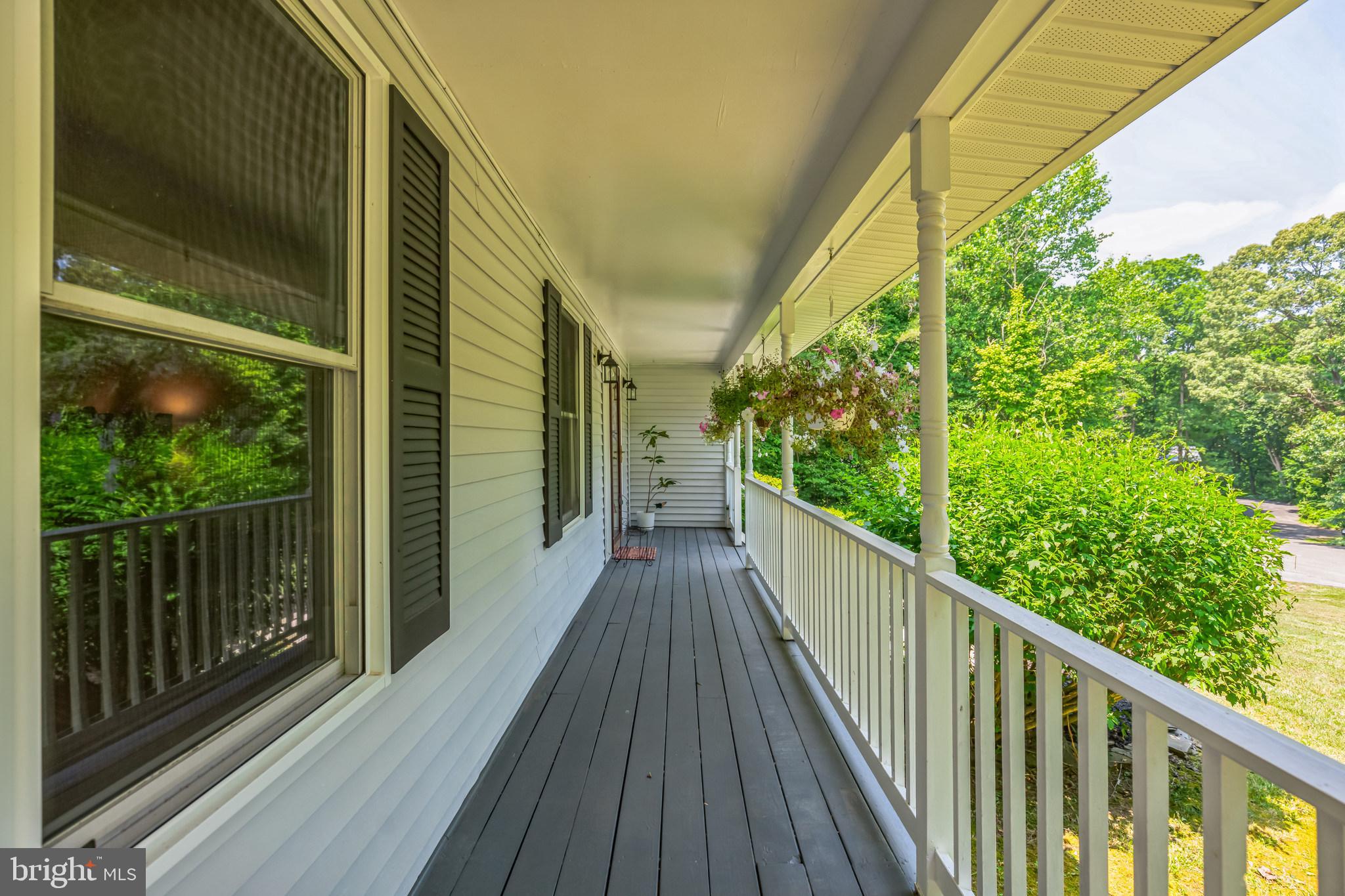 MUTUAL ESTATES - Residential