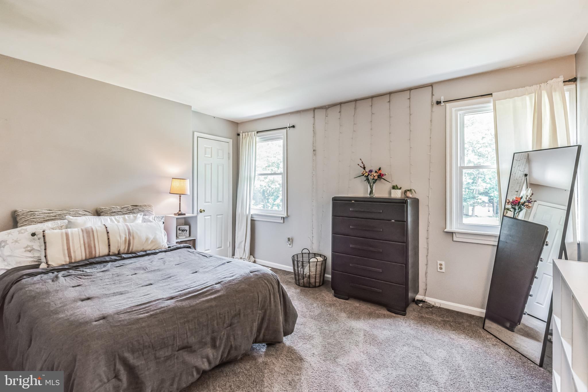 MUTUAL ESTATES - Residential