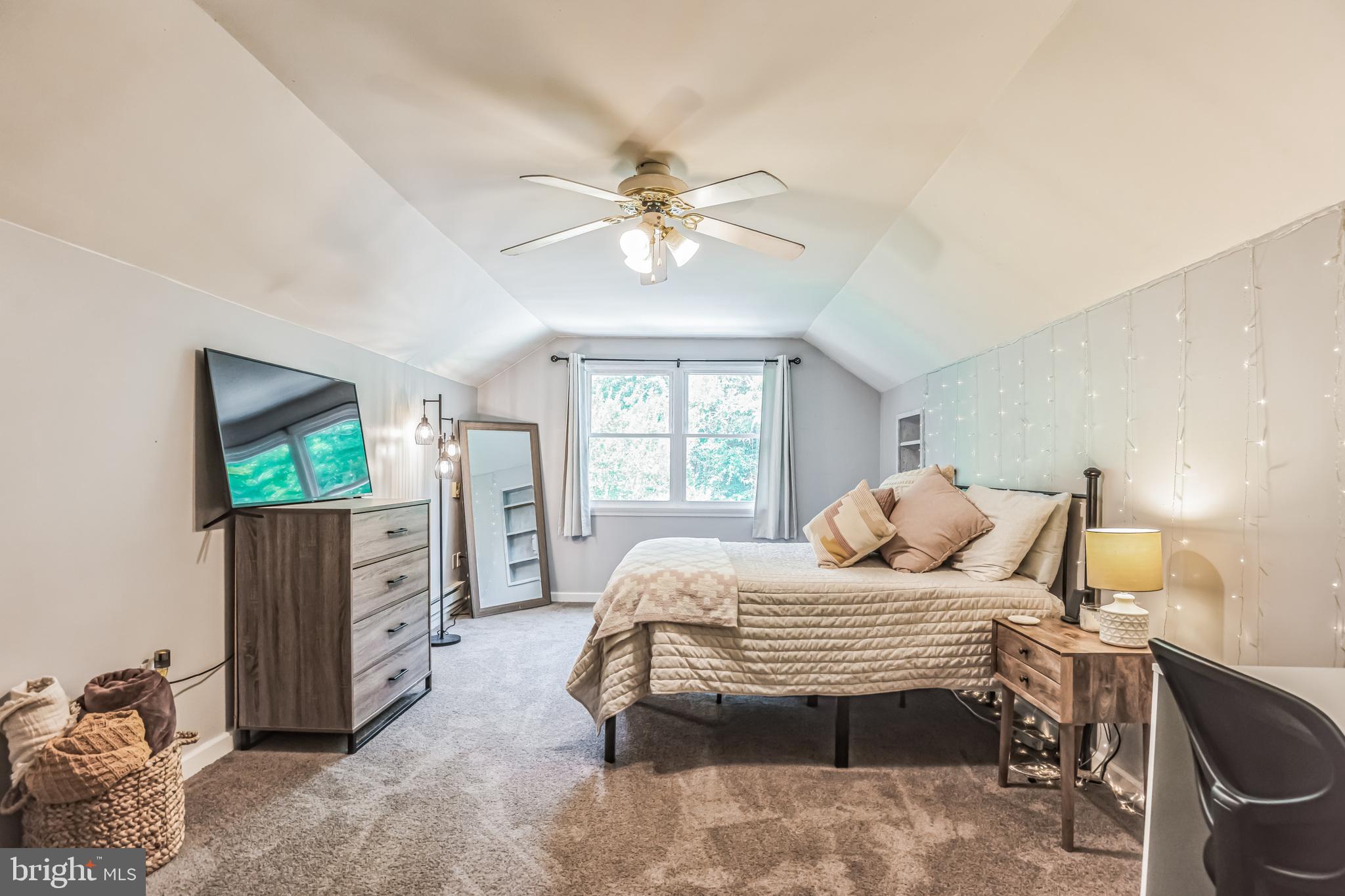 MUTUAL ESTATES - Residential