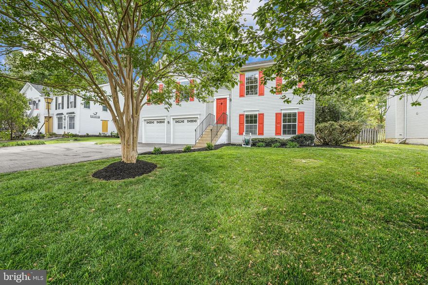 3bed, 3 bath SFH with 2 car garage in Devon Green. This split foyer SFH features 3 bedrooms on the main level and 2 full baths. The bathrooms have been updated with new vanities, tile and fixtures. Beautiful hardwood floors , new carpet and paint throughout. The kitchen has been updated with granite countertops, new cabinets and stainless steel appliances. Walk out deck off of the kitchen with a fenced in backyard. Lower level has 1 full bath, the laundry room with washer and dryer in unit as well as built ins in the rec room.2 car garage with built in shelving. Close to I95, retail shopping, plenty of trails and Smith Lake Park.