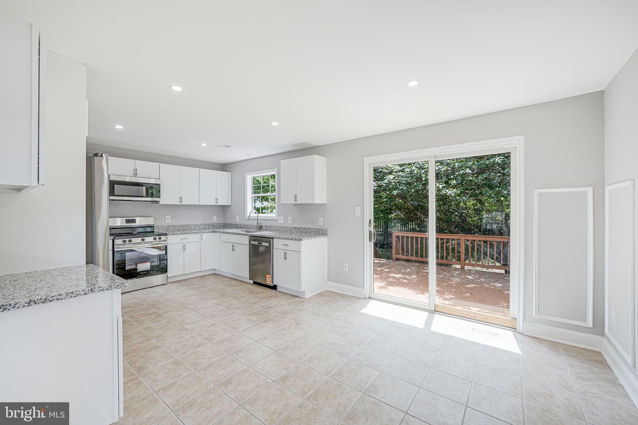 DEVON GREEN - Residential