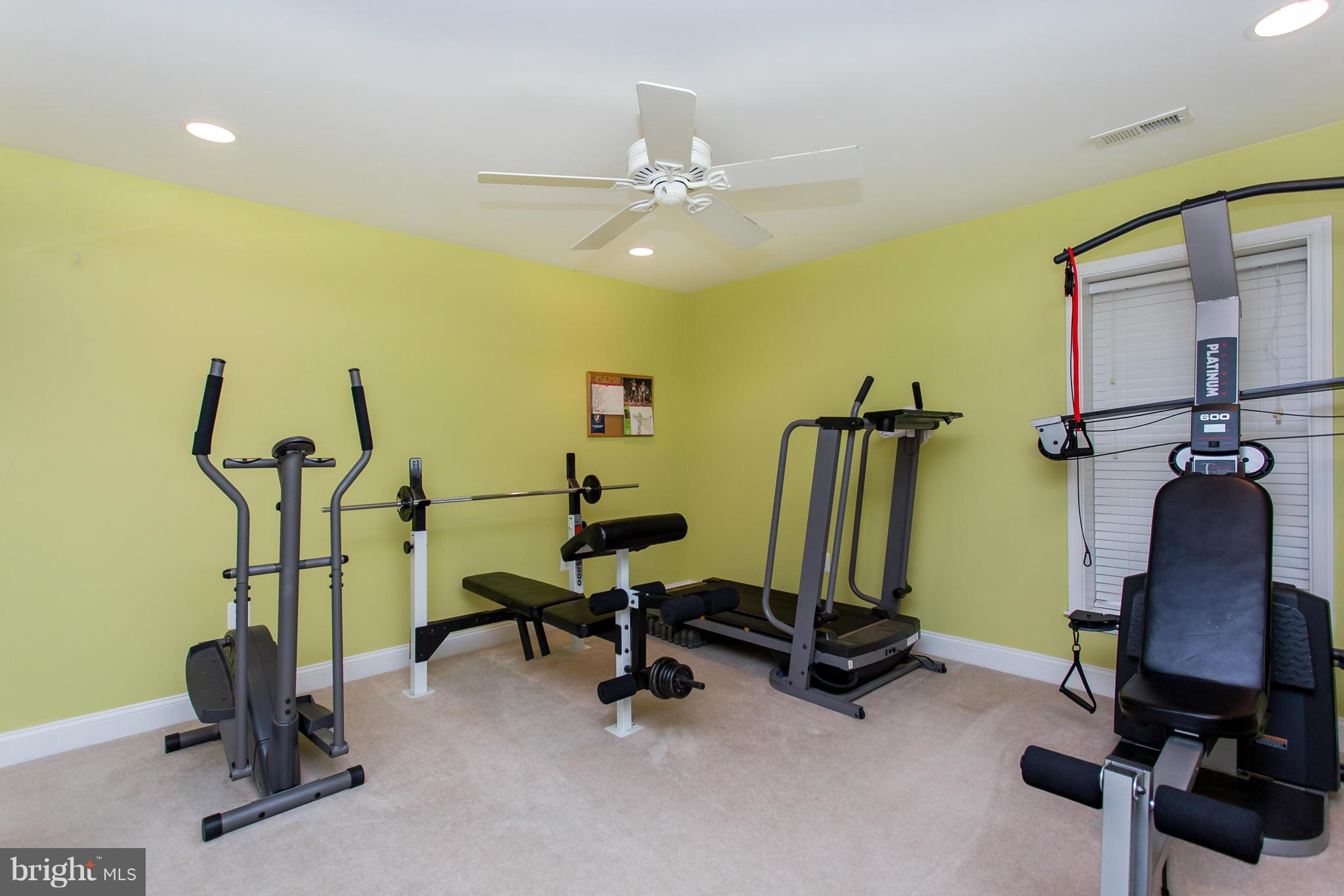 HUNTERS POND - Residential