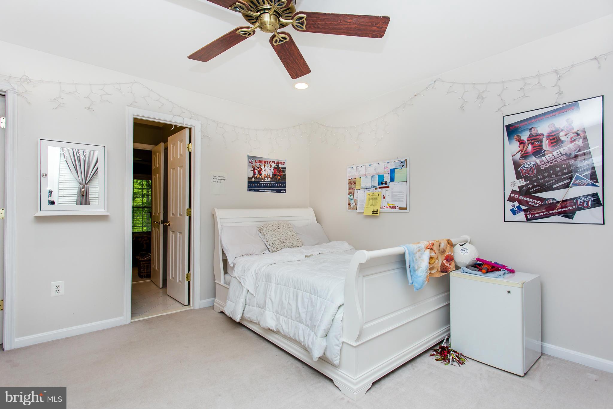 HUNTERS POND - Residential