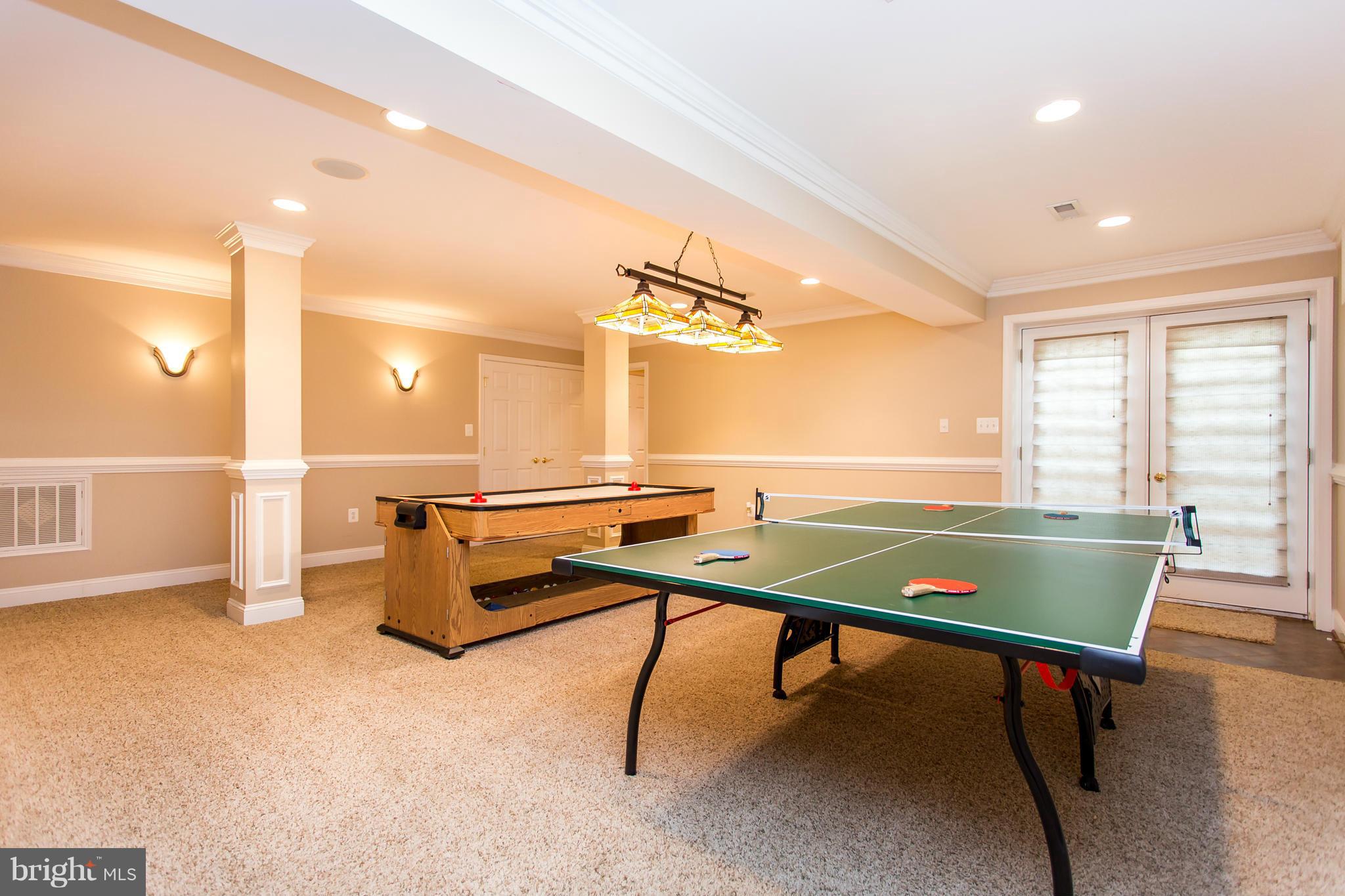 HUNTERS POND - Residential