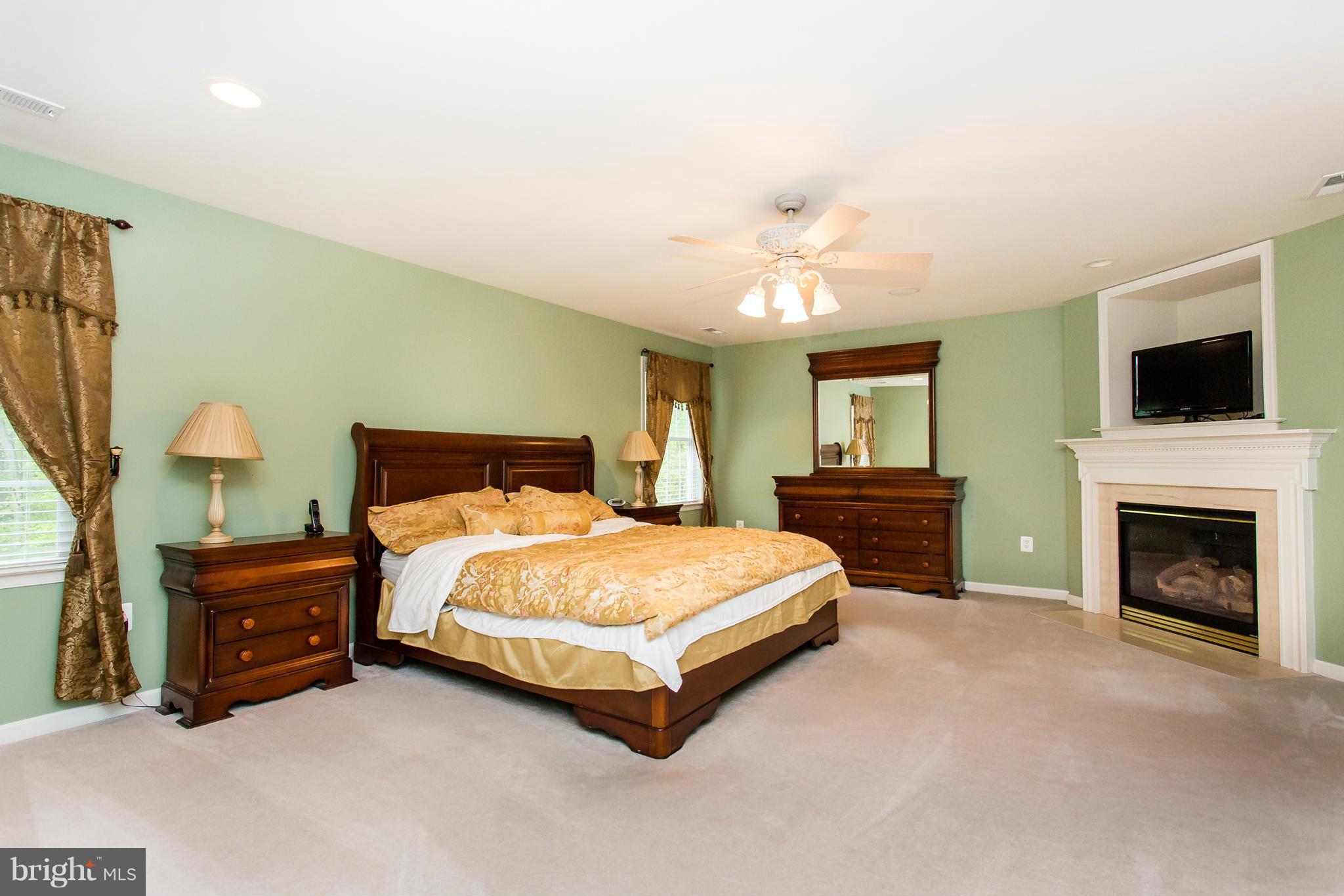 HUNTERS POND - Residential