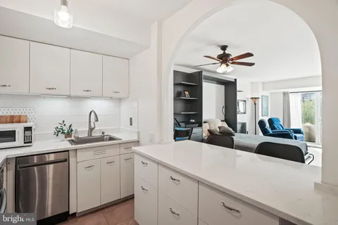 560 N Street SW Unit N-106, Washington, DC 20024 - MLS#: DCDC2163072