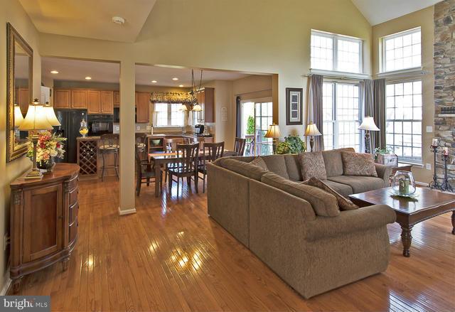 PEMBROOKE - Residential