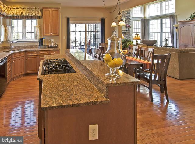 PEMBROOKE - Residential