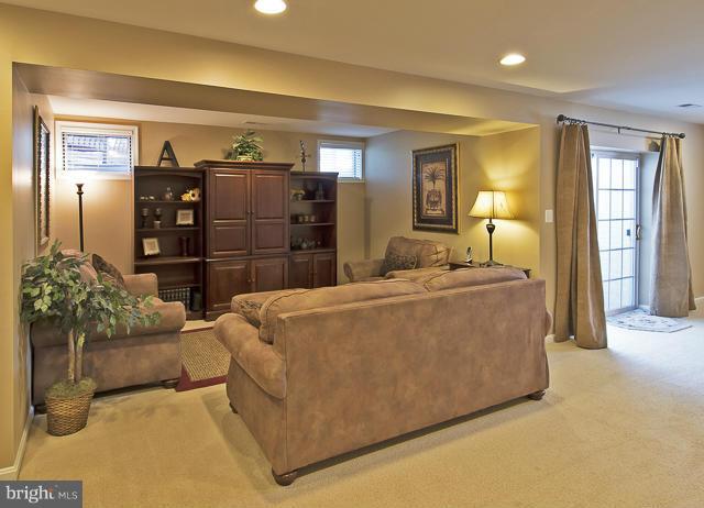 PEMBROOKE - Residential