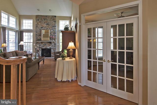 PEMBROOKE - Residential