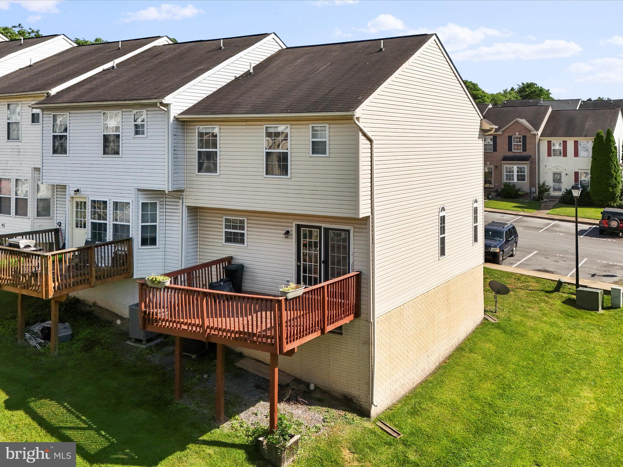 LAUREL RIDGE - Residential