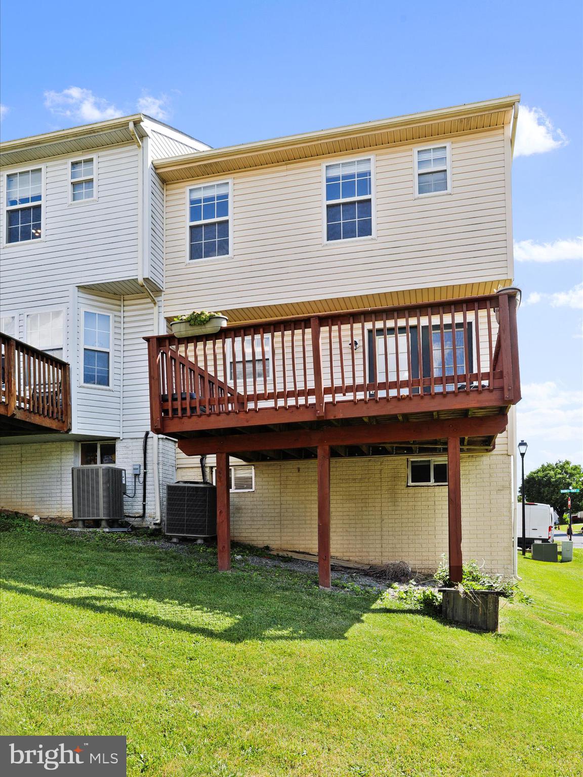 LAUREL RIDGE - Residential