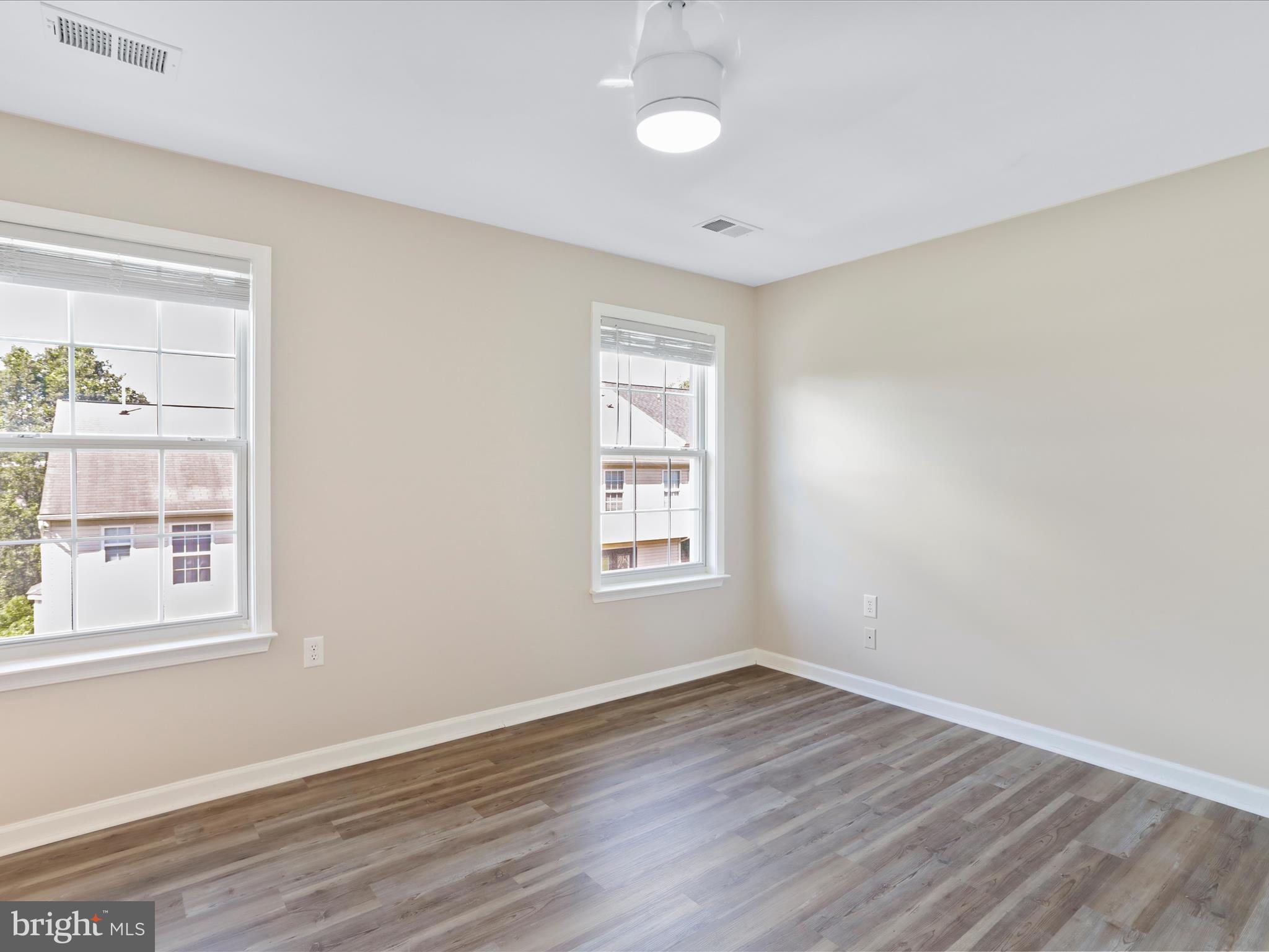 LAUREL RIDGE - Residential