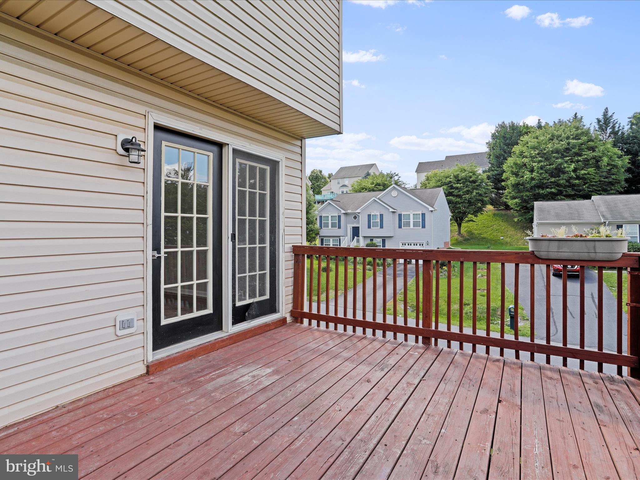 LAUREL RIDGE - Residential