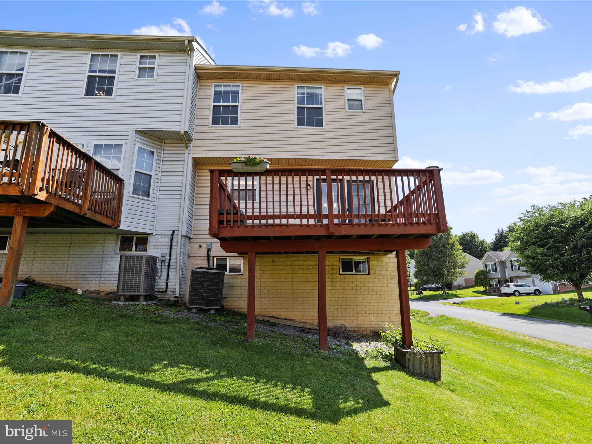 LAUREL RIDGE - Residential