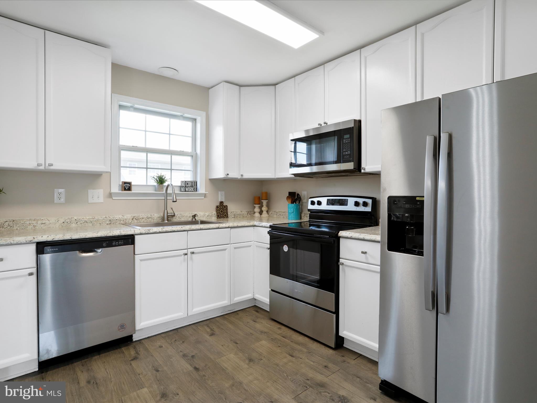 LAUREL RIDGE - Residential