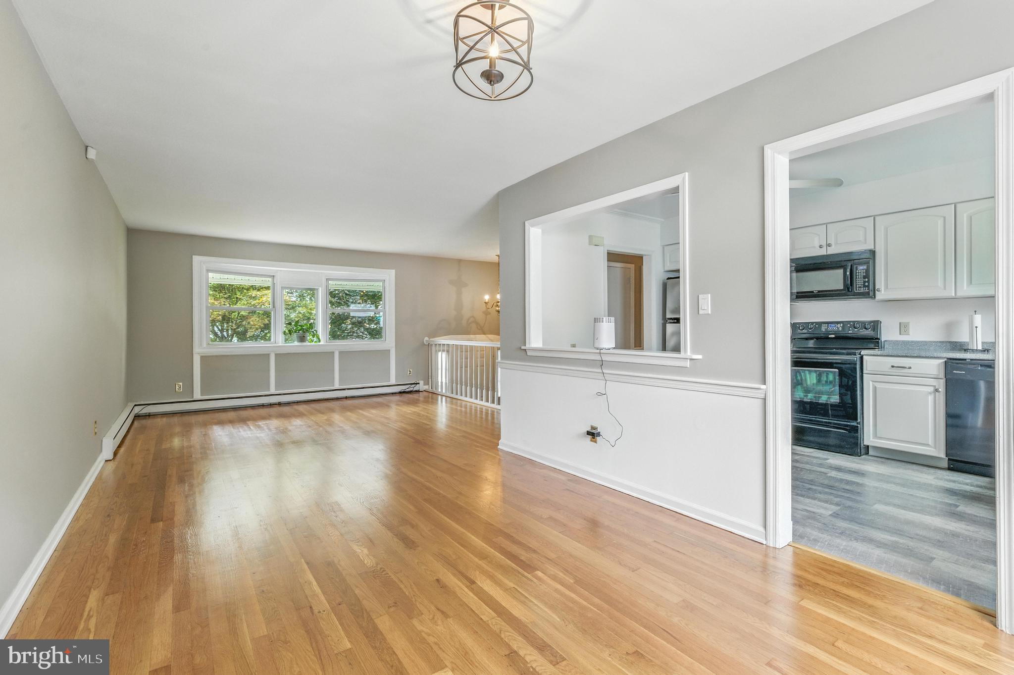 203 MEADOWOOD DRIVE