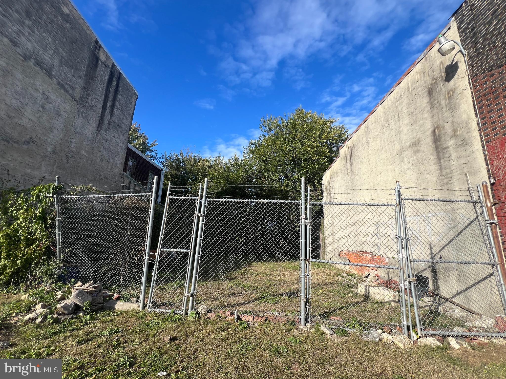 1115 W ERIE AVENUE 19